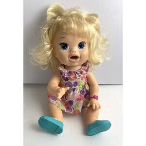 Baby Alive Hasbro Snackin Sara Blonde Interactive Bilingual doll Talks WORKS